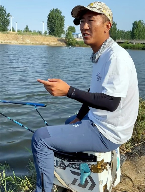 钓黑坑青鱼怎么加药?钓鱼高手来告诉你,让你钓青鱼也能连竿爆护