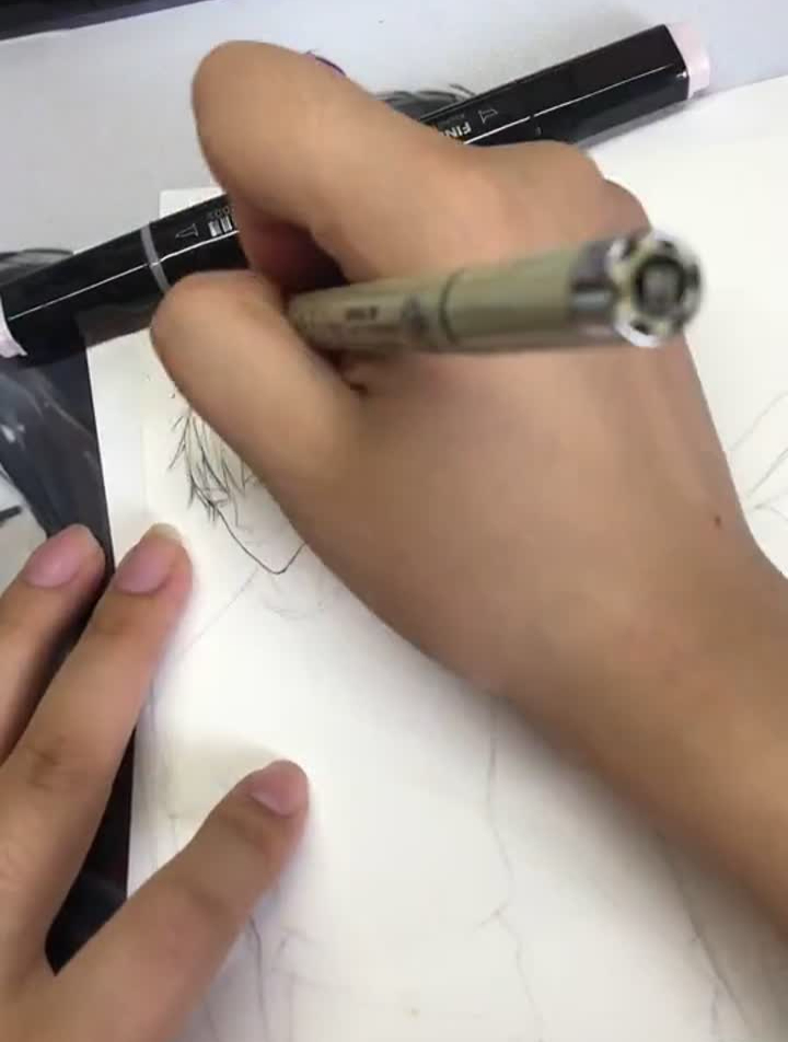 19天贺顶红画得不太像,但我尽力啦