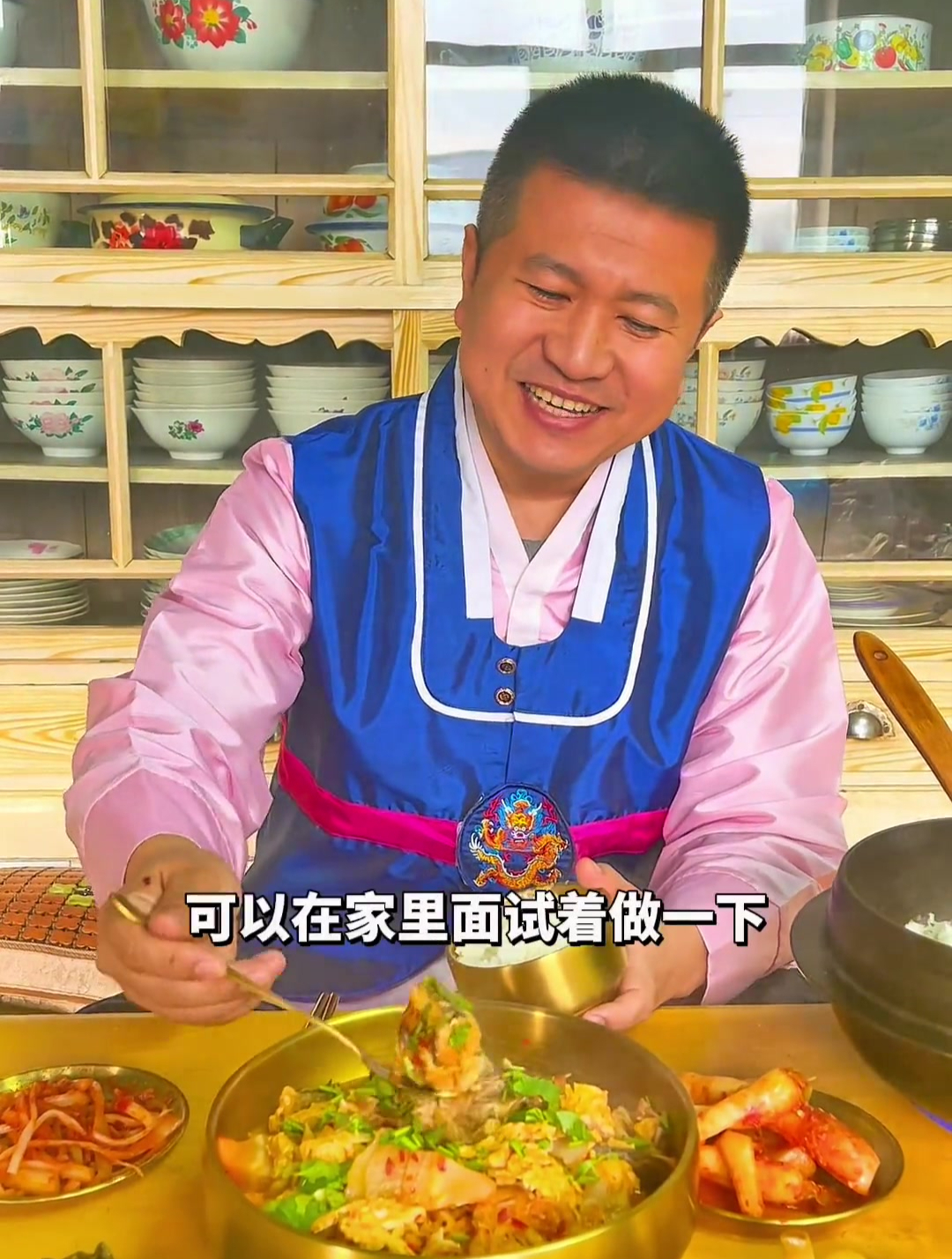 朝鲜族铸铁锅做的明太鱼炖冻豆腐,里面还放了辣白菜