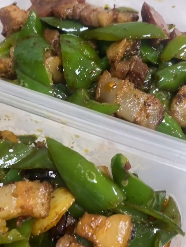 你们要的青椒炒肉打包好了!