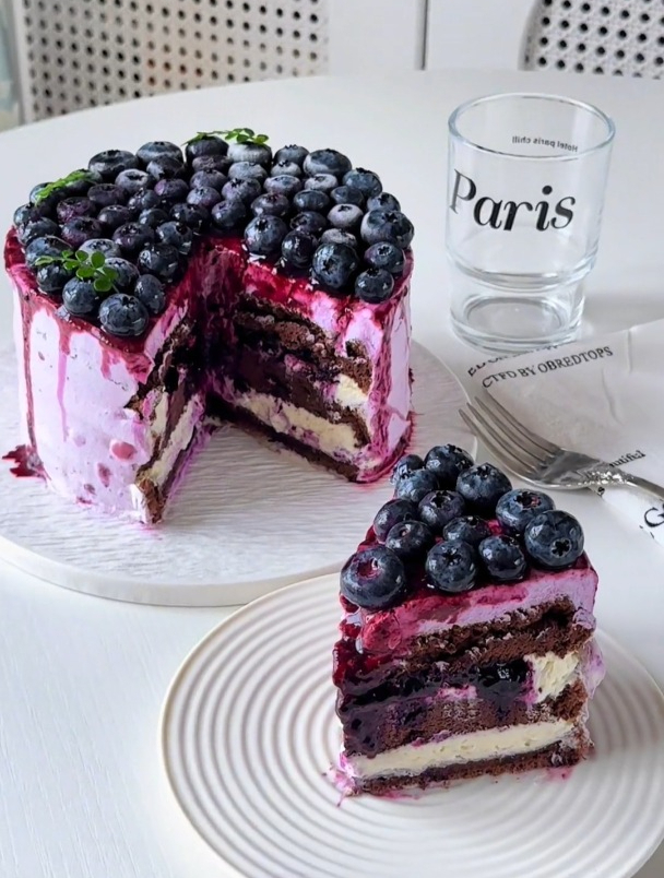 蓝莓瀑布蛋糕,治愈系甜品