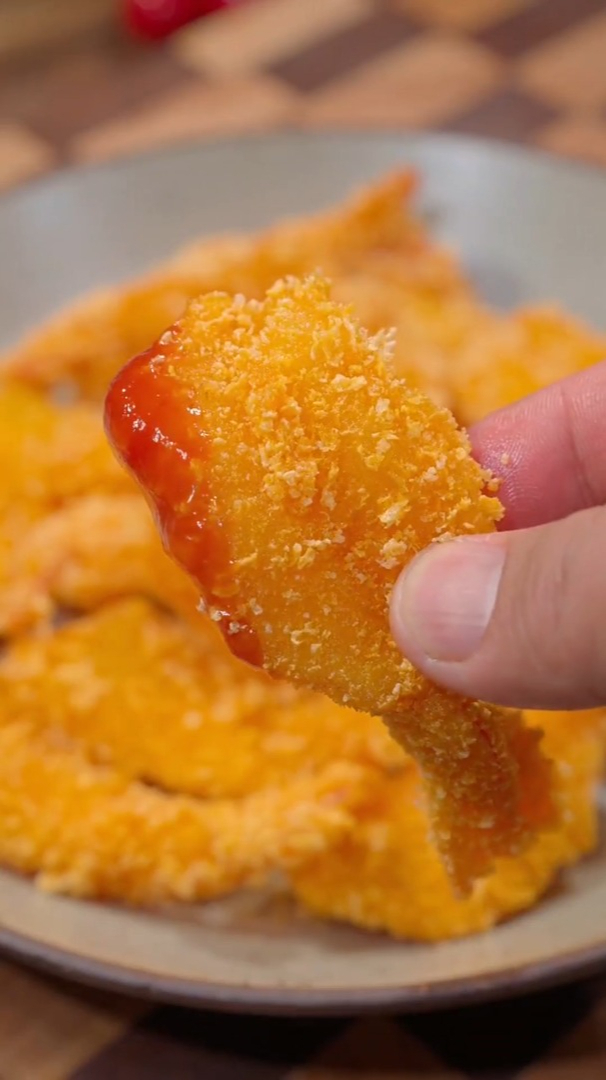 这是孩子们都爱吃的香酥炸大虾,非常好吃,学起来做给孩子吃~
