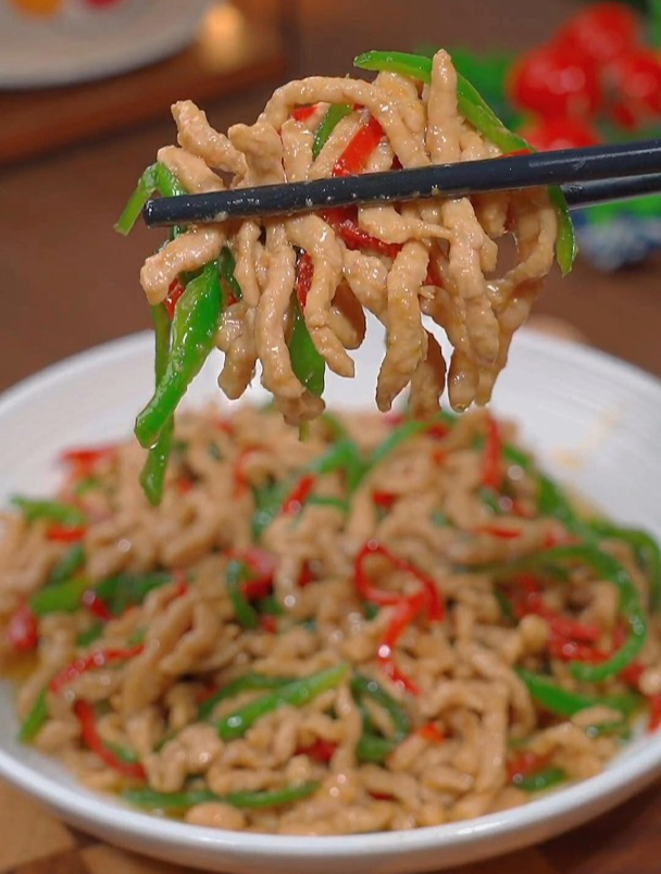 这道青椒炒肉丝,做法简单,营养又美味