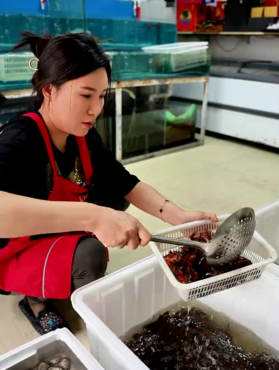 我们的小龙虾用油炸,去头去尾去虾线!