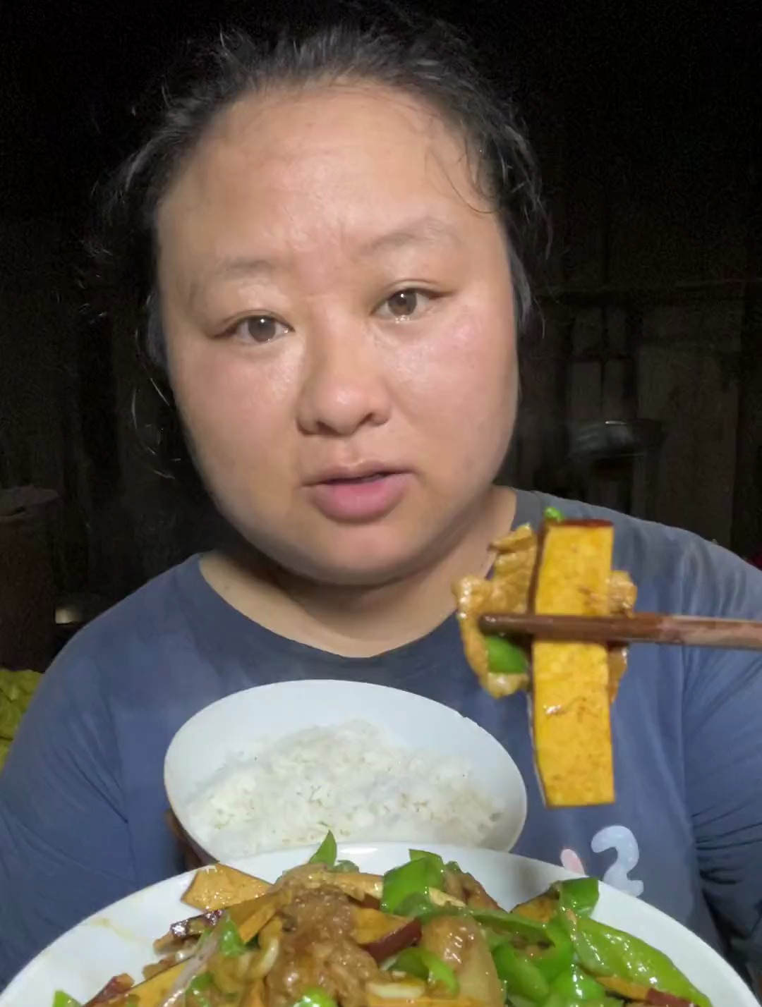 干豆腐炒肉,加上自己种的辣椒,真的太香太香了