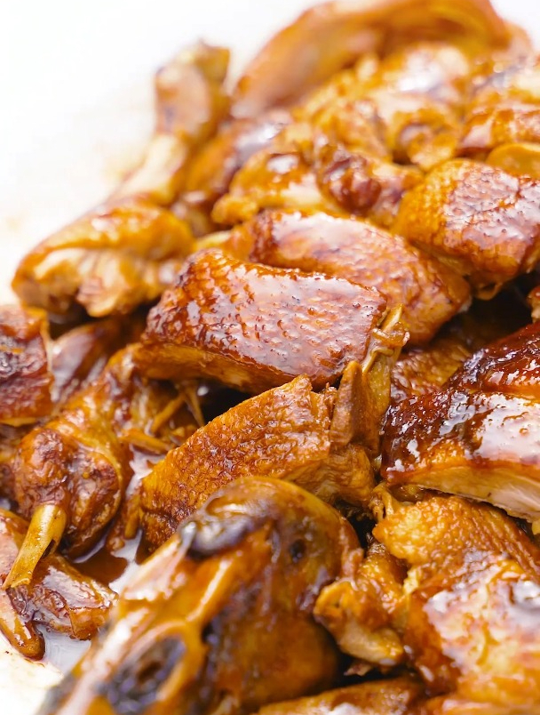 你知道客家名菜“三杯鸭”中的三杯,是哪三杯吗?