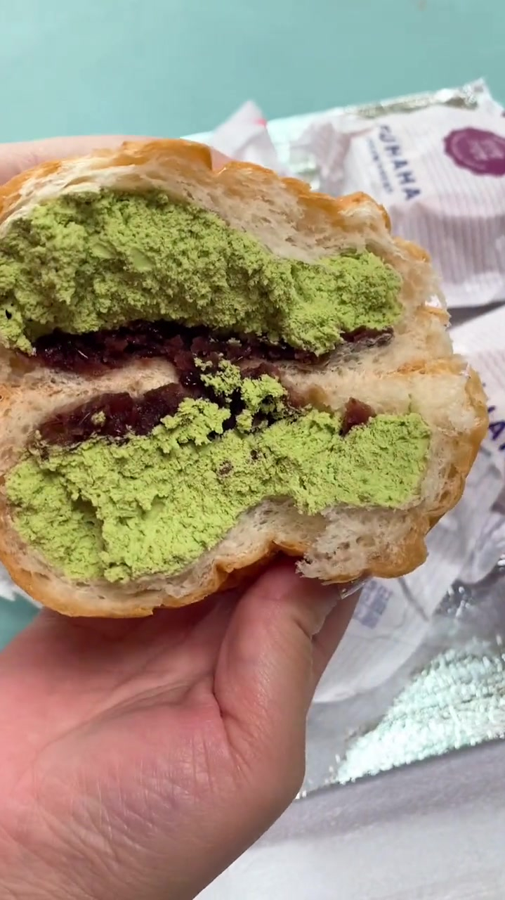 中国女人远嫁韩国,打卡BTS、EXO同款奶油面包店,比国内的诱人