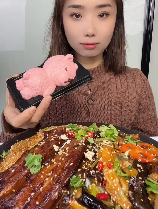 甜闲搭配,先吃个小蛋糕,再来个家常菜,超级棒