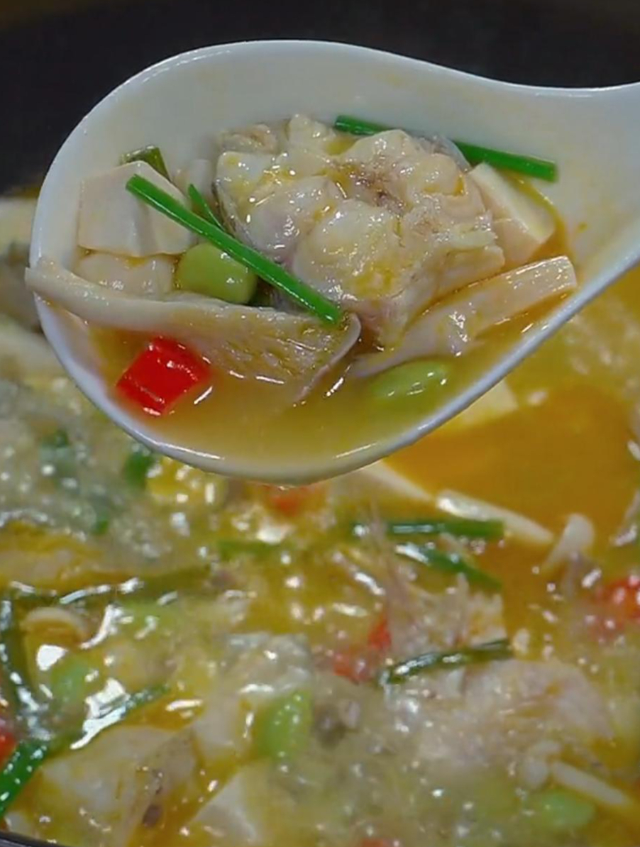 酸汤鲈鱼做法,鲈鱼这样做汤鲜味美做法简单