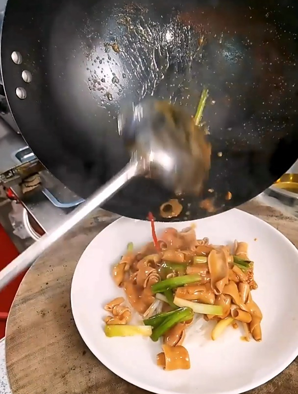 这样做出来的鹅肠鲜香爽脆简单易学,这就是酱油王鹅肠你学会了吗