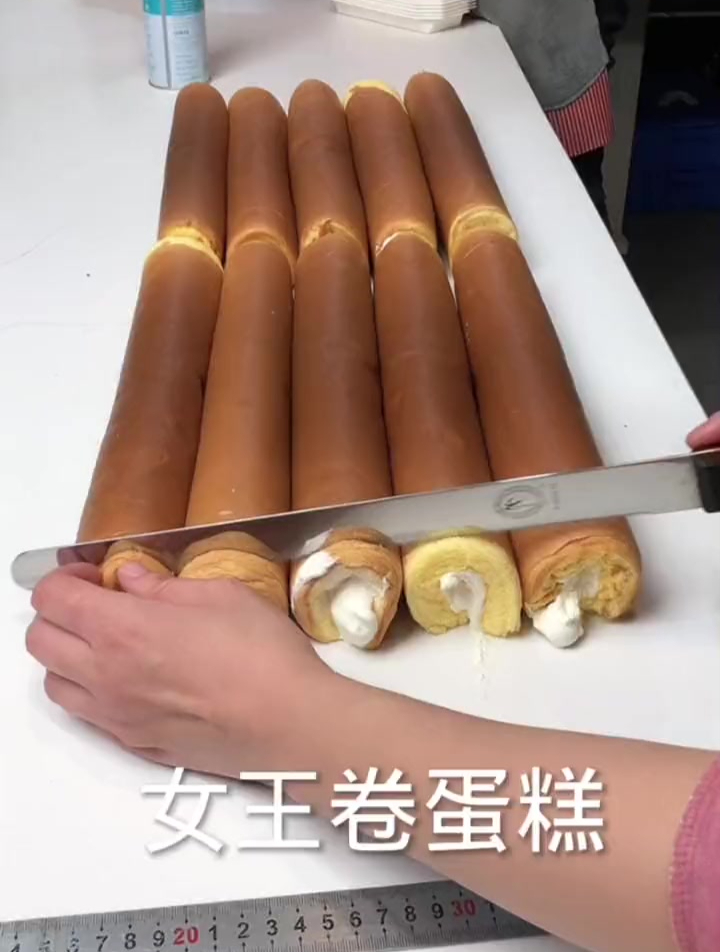 蛋糕生日蛋糕蛋糕卷