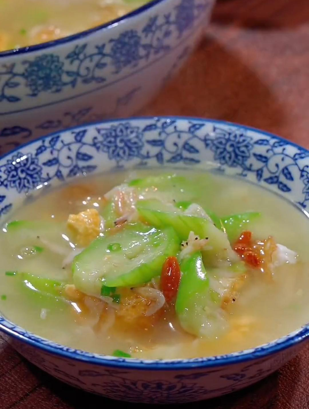 虾皮丝瓜汤,汤鲜味美