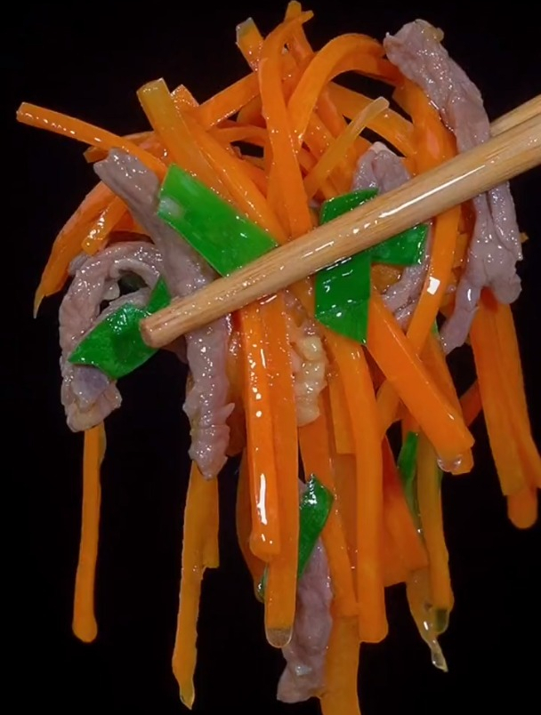 胡萝卜炒牛肉做法,美食教程