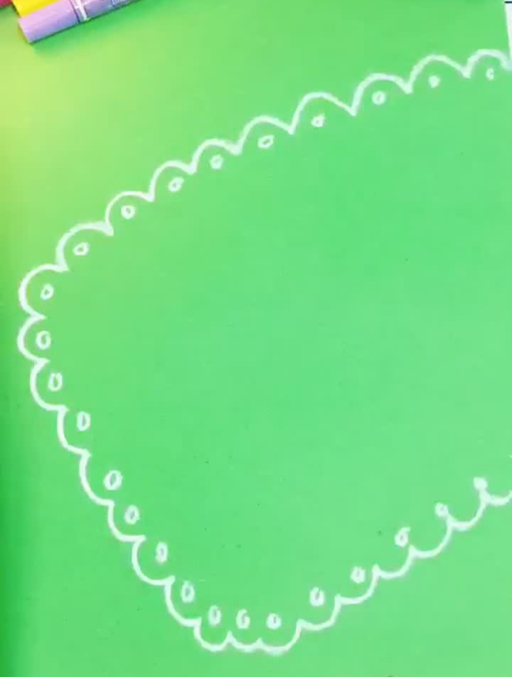 餐桌上的美食创意美术儿童画