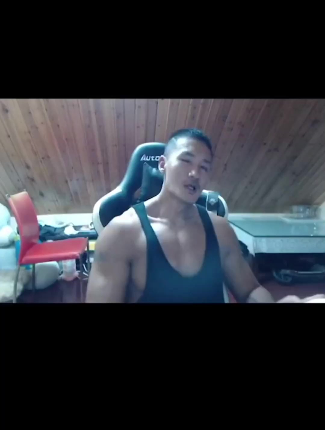 肌肉男不心动挑战这个背影让我流连忘返