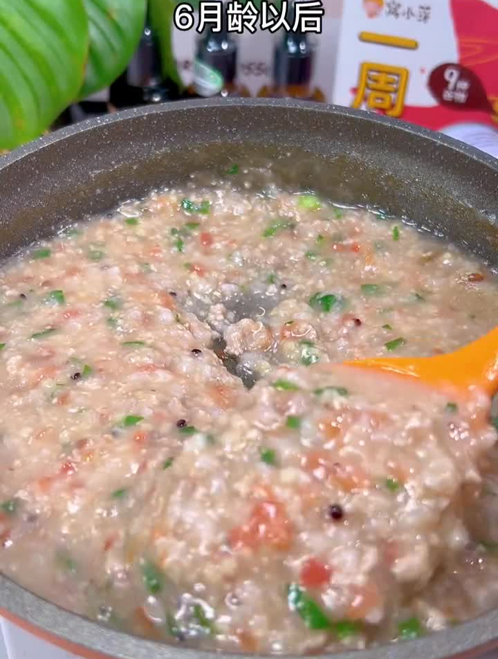 你还在给宝宝喝白粥吗没啥营养还占肚子,这样做这个番茄牛肉粥