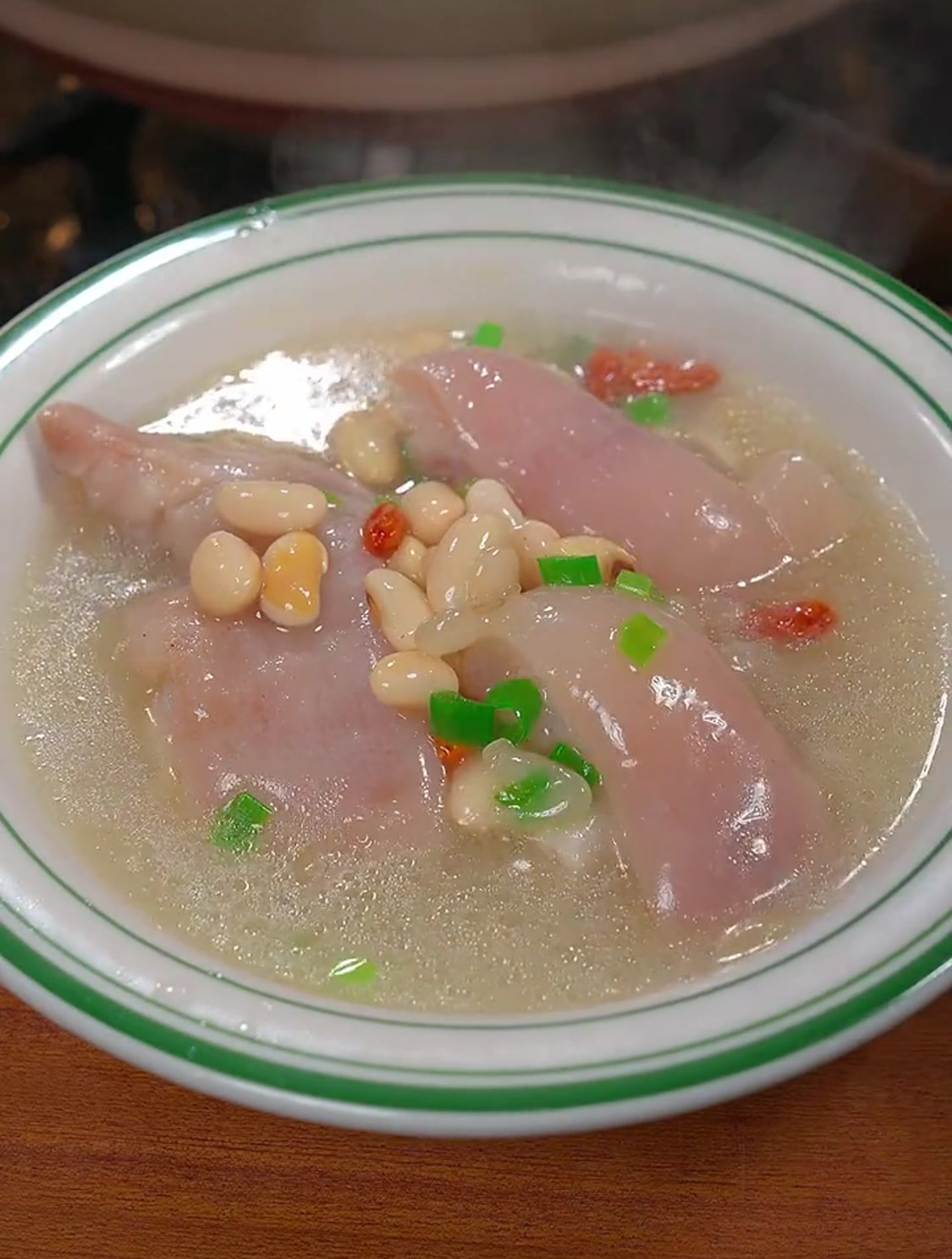 炖猪脚汤的家常做法