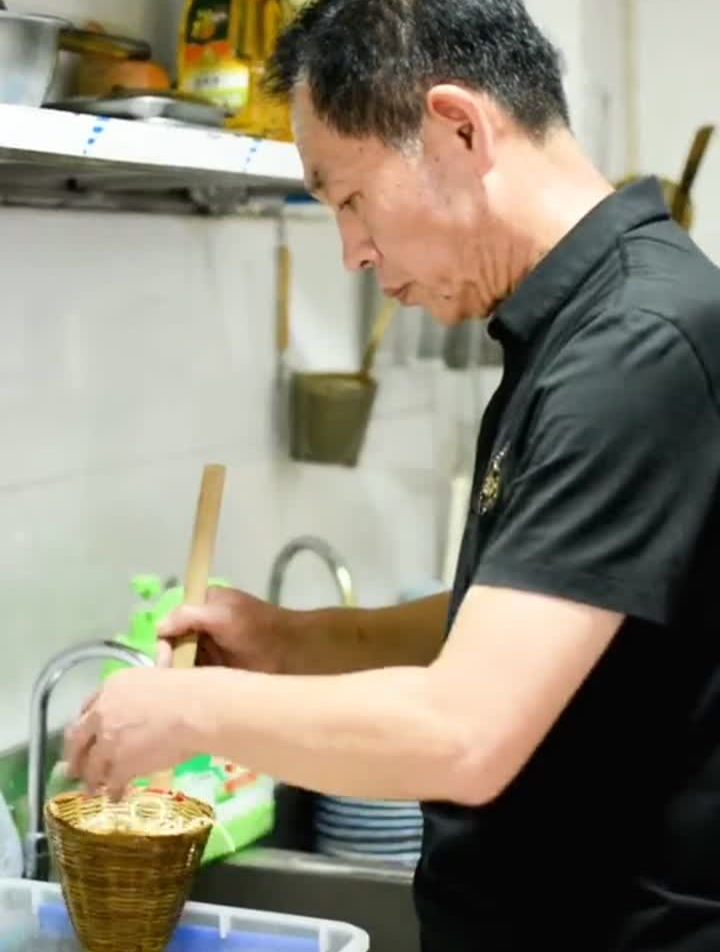 这家店回头客超多发现一家超好吃湖北襄阳牛肉面,蛮正宗的
