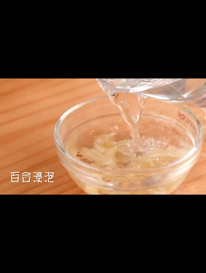 夏秋交替,是时候来碗百合玉竹排骨汤,滋补一下了!
