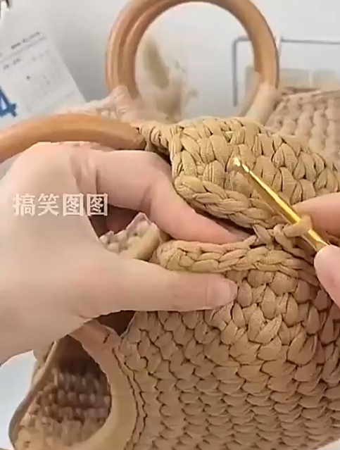 毛线钩针编织,学会这样的手法,这辈子都能实现包包自由
