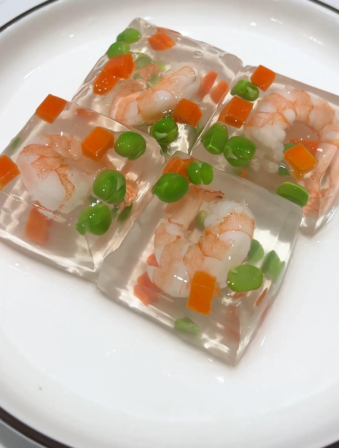 水晶冻虾球,这么好看都不舍得吃了
