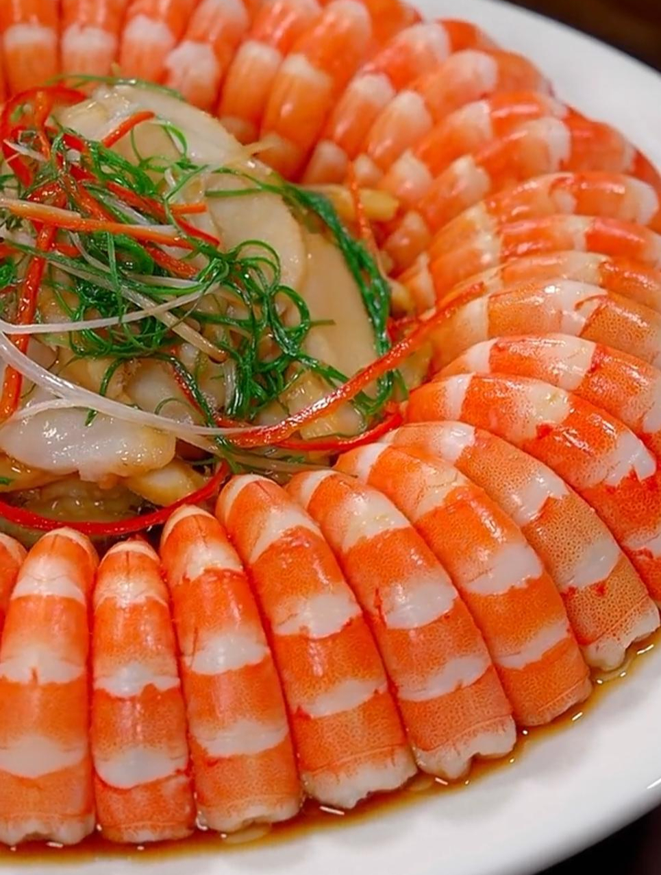 鲜香美味的葱油虾鲍