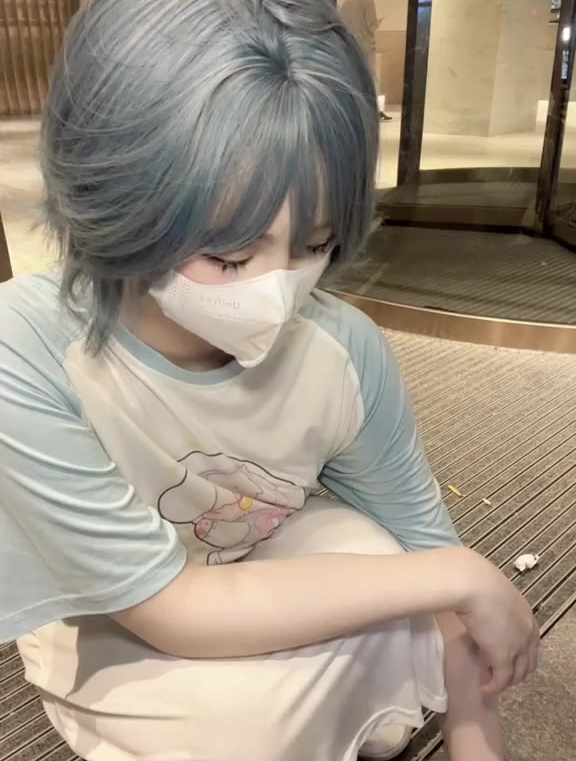 想看看大家手机里的派蒙表情包