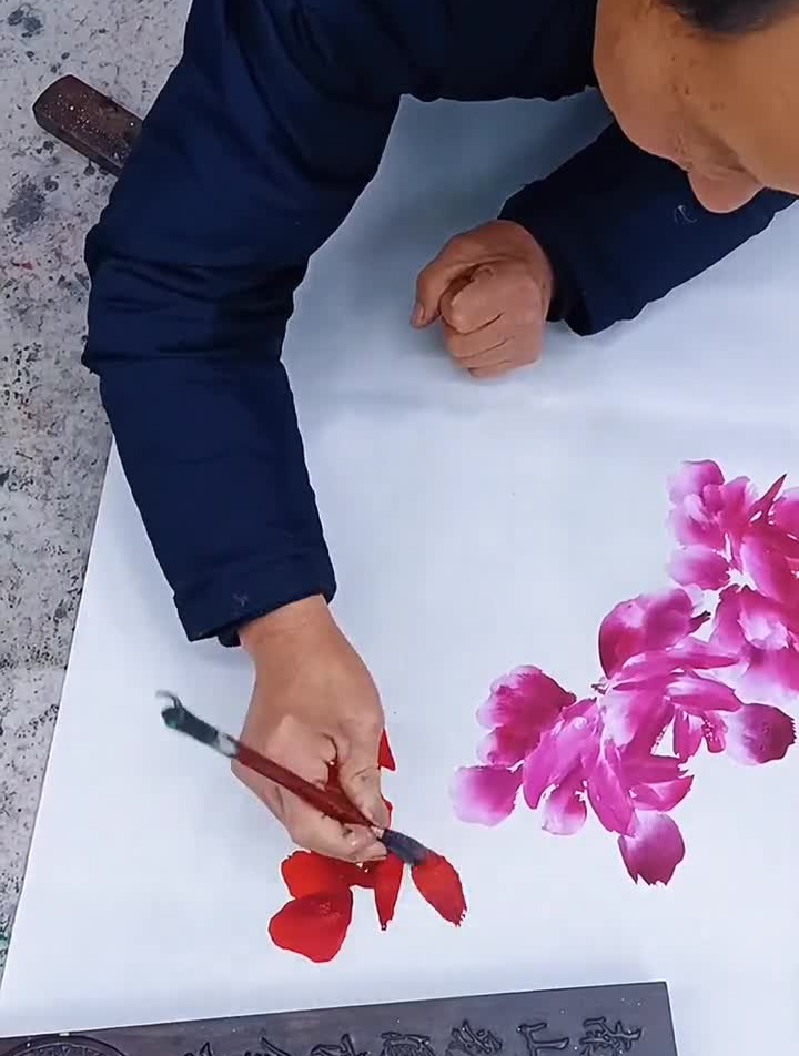 四尺竖幅九朵玫瑰写意花鸟