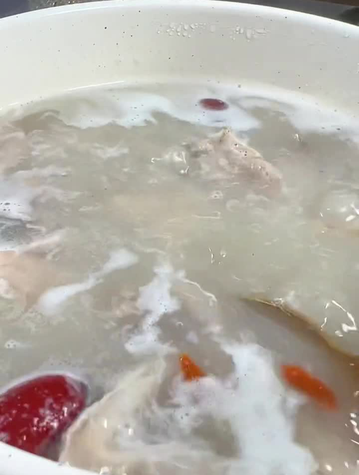 喜欢吃猪肚鸡不会做的可以试试这个,做法简单又好吃猪肚鸡