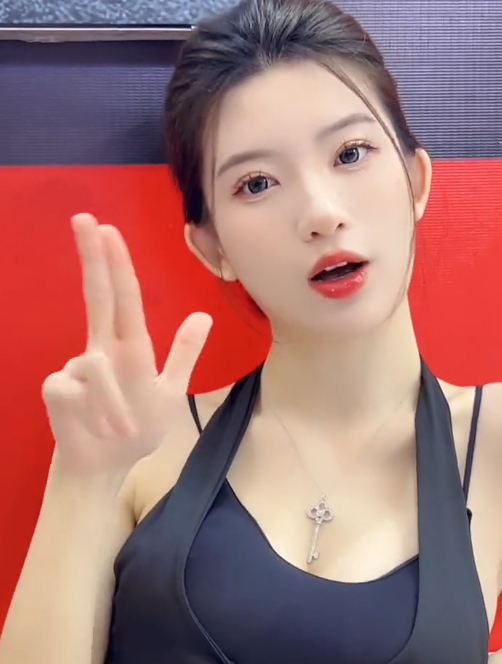 #商业思维 女大学生开早餐店,豆浆永久免费喝