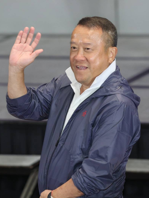 03年金像奖差点取消,张国荣过世5天,明星皆穿素色礼服4