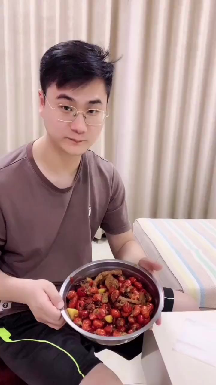 新密吃虾尾步骤,你学会了吗?