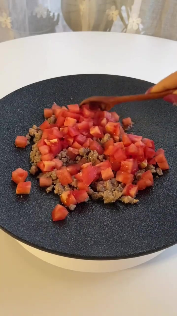 番茄肉酱通心粉看着就很有食欲啊!