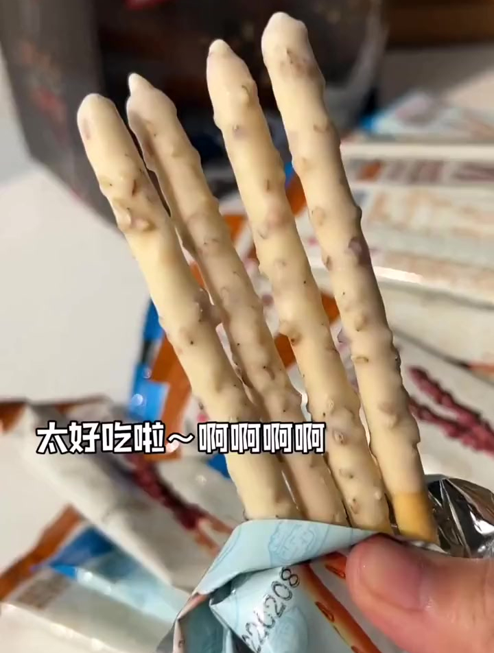 湘巧巧克力坚果涂层零食手指饼干棒条散装多口味休闲食