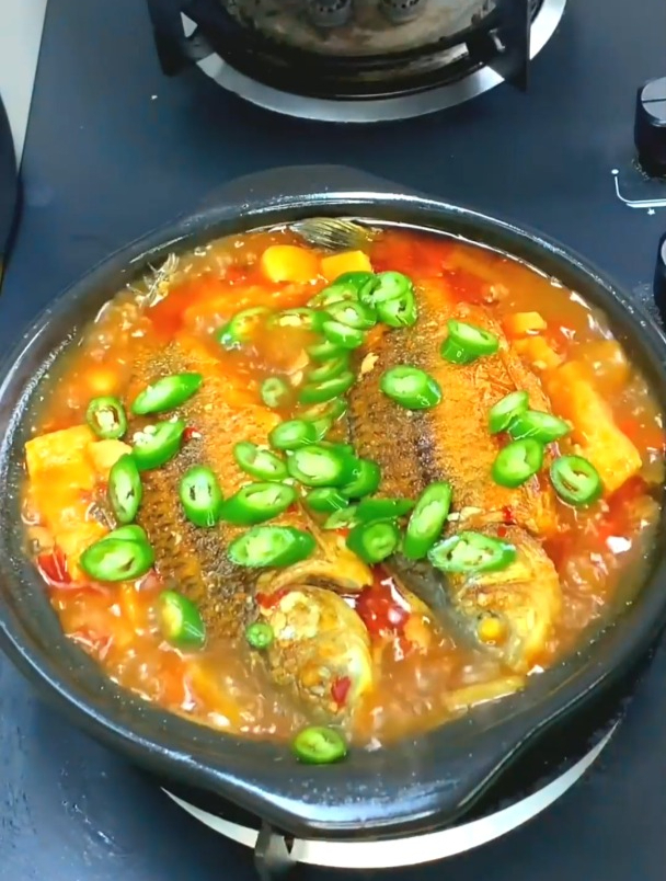 这样做的豆腐炖鲫鱼好吃又下饭