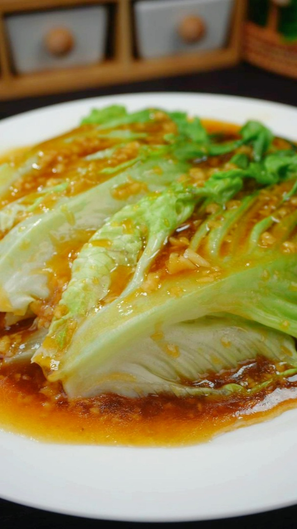 以后家里来客,你就做这道耗油生菜,做法简单还寓意着生财~