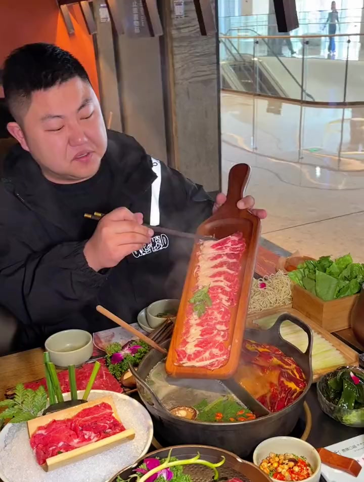 非常地道的乐山跷脚牛肉火锅!