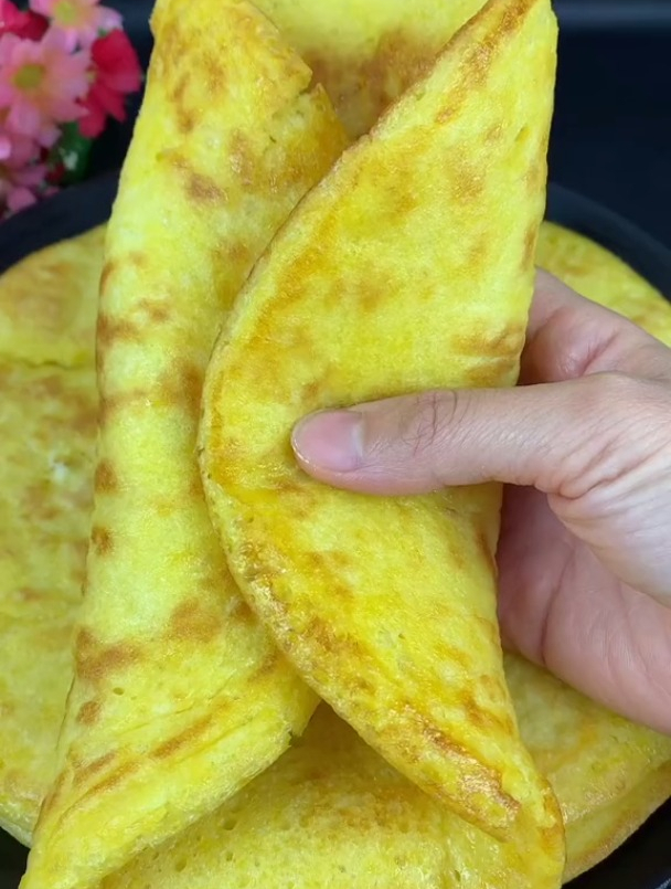 要多软有多软,比面包还好吃,这个鸡蛋饼太好吃了