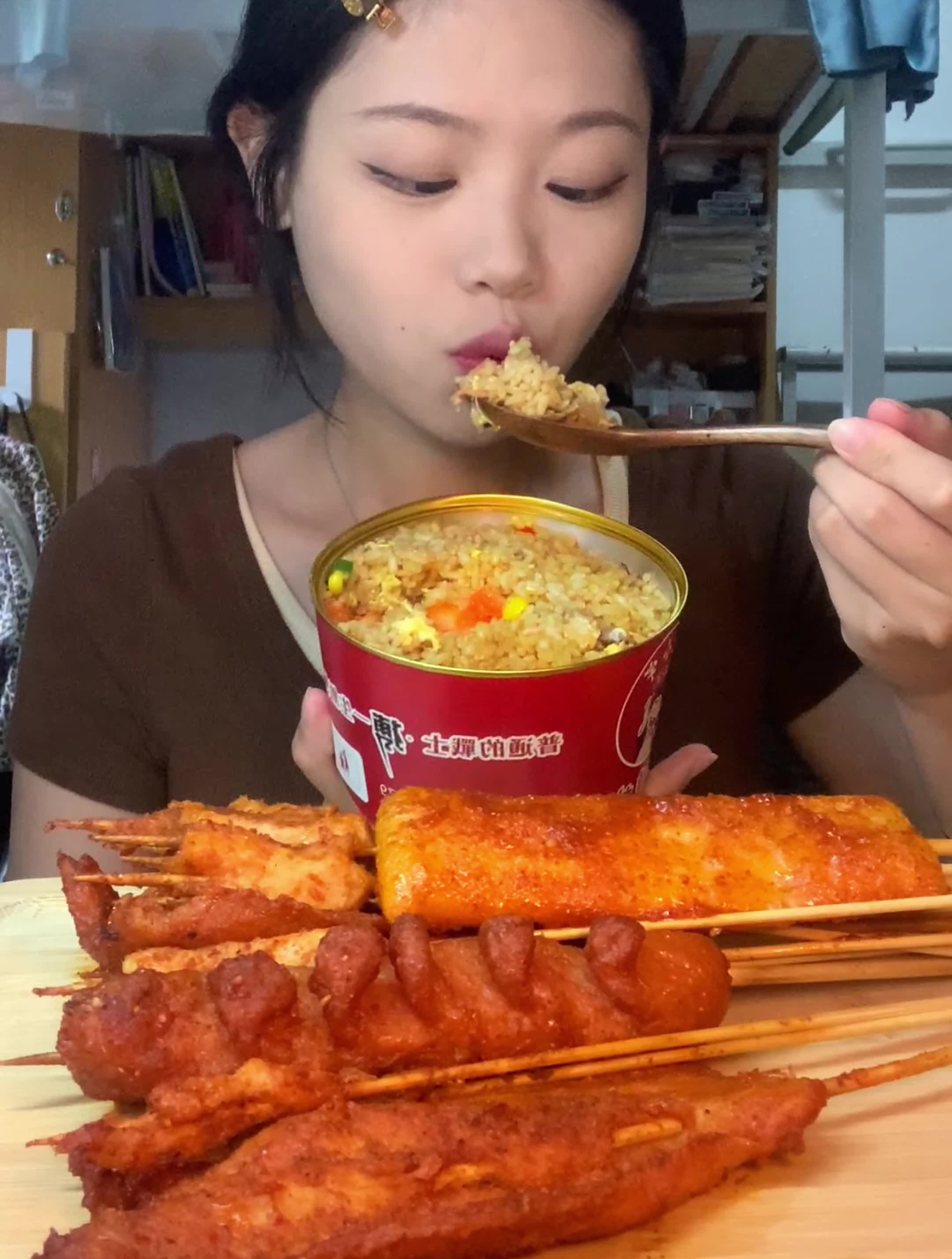 炸串炒饭和烧烤,真的超级好吃