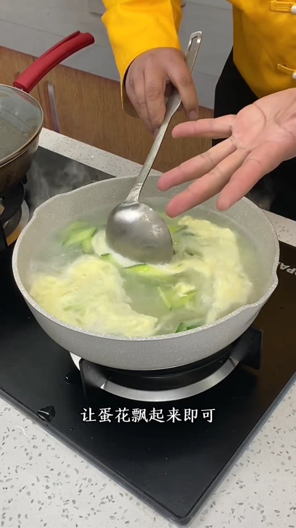黄瓜蛋花汤这样做,清气清淡又好喝