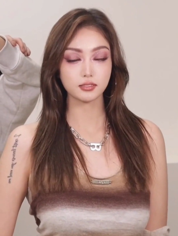 恶女乌苏拉的钻石烟熏树莓妆