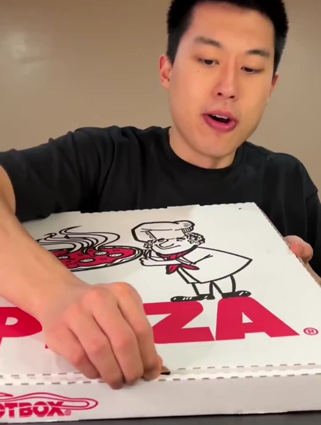 打卡洛杉矶一家网红披萨店!你们吃过的披萨最多有几种口味呢?