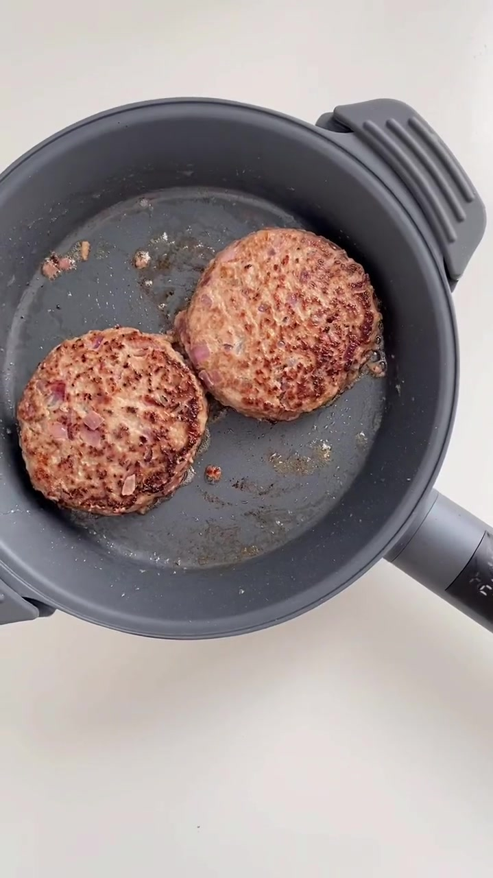 自制牛肉汉堡自己做的双层牛肉巨无霸太满足了