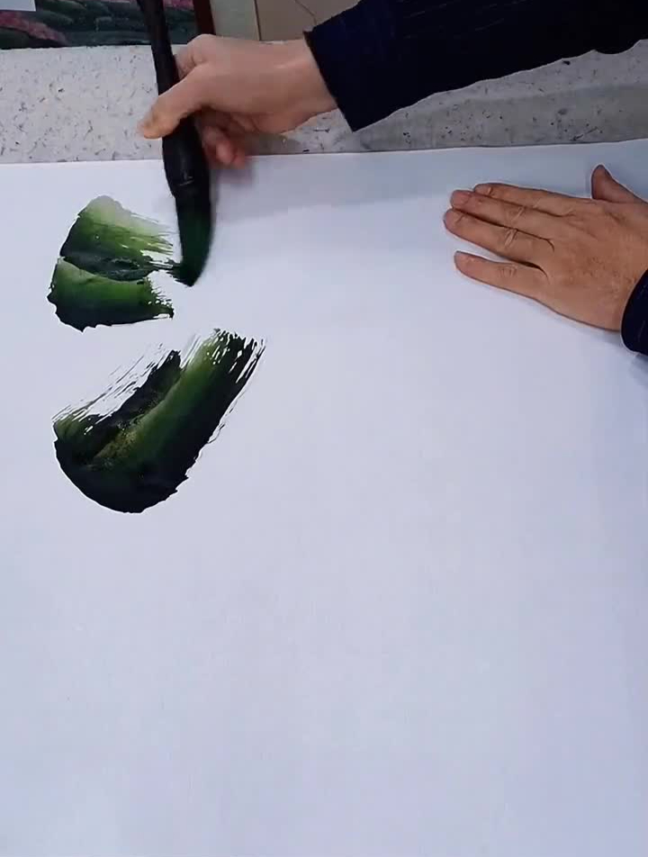 写意水墨荷花鲤鱼国画