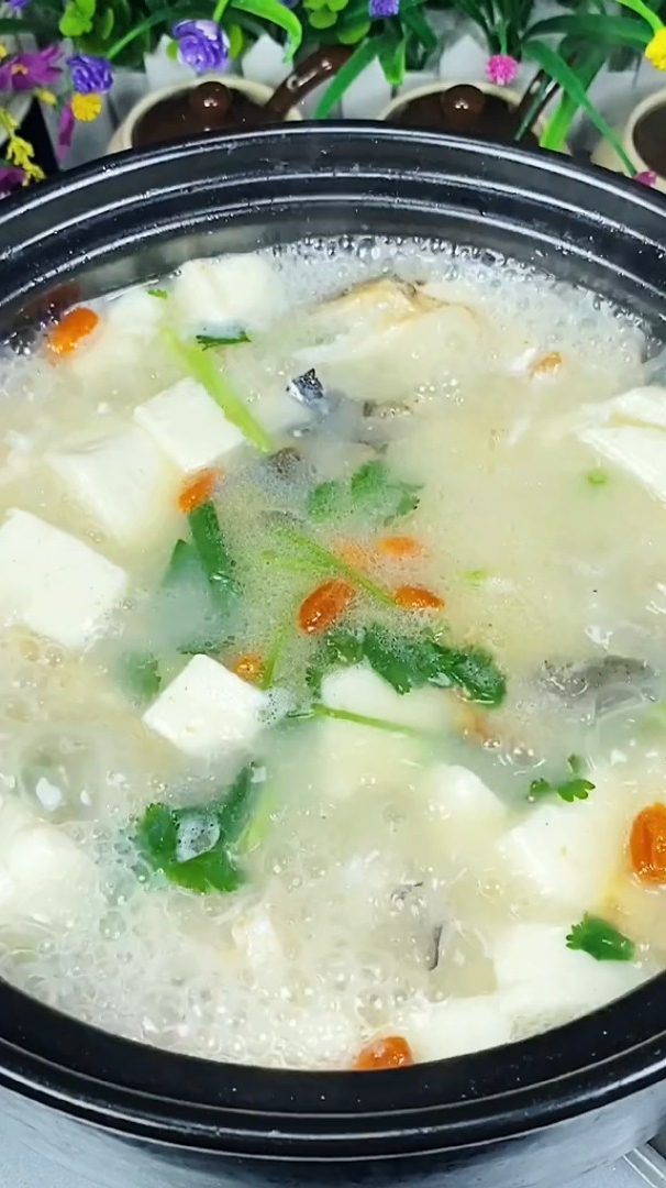 健康营养的鱼头豆腐汤,做法简单,鲜甜好喝 美食趣胃计划