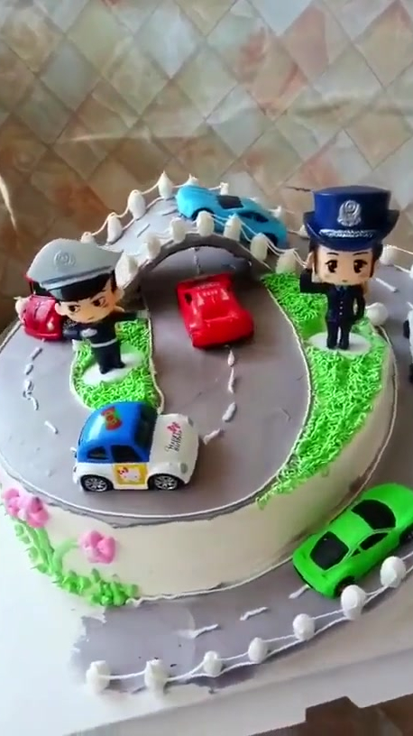 卡通生日蛋糕制作过程来了