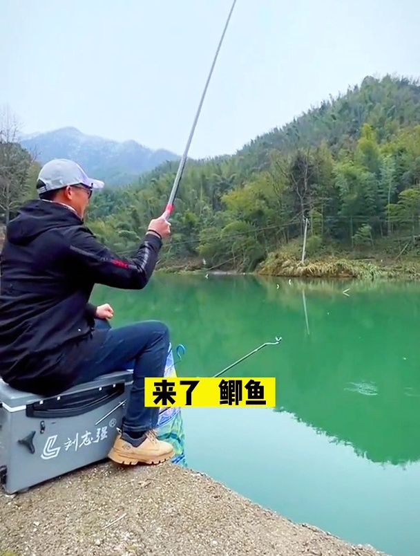 冬季钓鲫鱼,究竟用多大的线组更合适?刘志强教你这样调整思路!