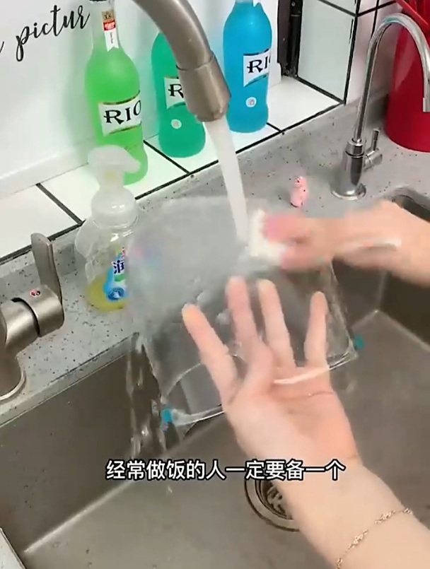 有了这个防油面罩,炒菜再也不用担心成为黄脸婆了