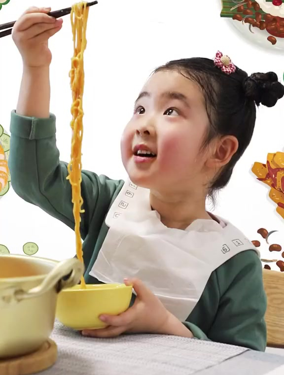 妞妞的第一顿方便面g