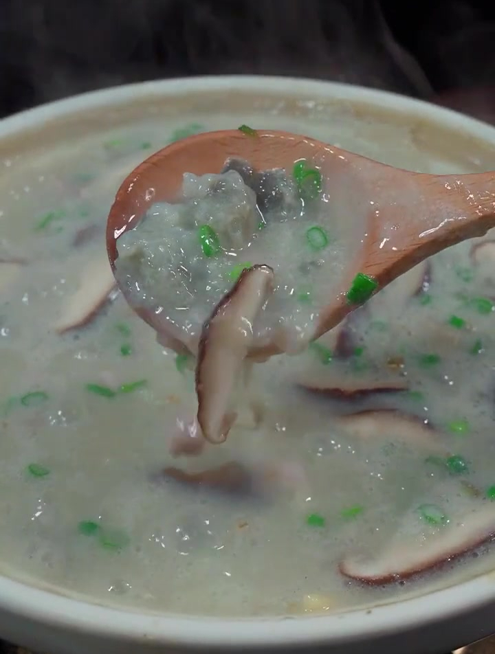皮蛋瘦肉粥每个人都会煮
